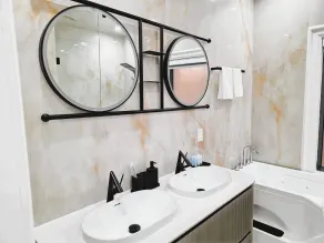 Luxury House with Open Living Space - Baño