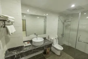 Huu Nghi 1 Hotel - Bathroom