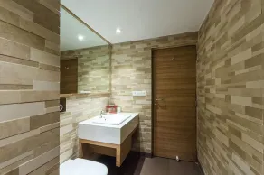 Urban Hermitage - Bathroom