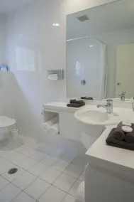 Cornwall Motor Lodge - Baño