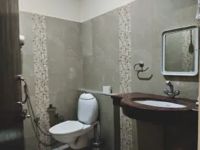 Dwivedi Hotels Palace On Steps - Bathroom