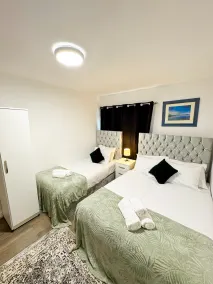 Heathrow Lodge BnB - Room