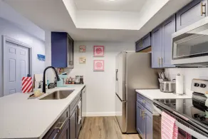Chic Townhouse w/ Hot Tub, 4 Mi to Atlantic Beach! - Interiør