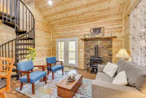 Near Greenbrier River! Mtn-view Cabin w/ Fire Pit - Interiör
