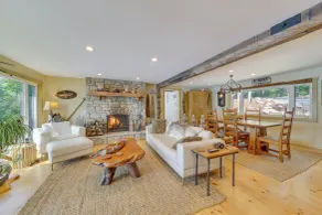 Beautiful Embden Pond Cabin w/ Dock & Kayaks! - Innenbereich