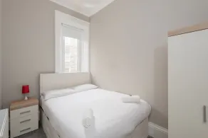Silver Lining Apartment near Holyrood - Zimmer
