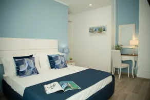Porta Aragonese Luxury Rooms - Quarto