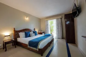 Le Grand Bleu Hotel - Room
