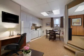 Days Inn & Suites by Wyndham Sault Ste. Marie ON - Chambre