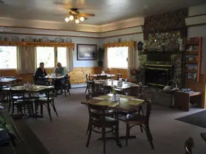 Swiss Alaska Inn - Restaurant