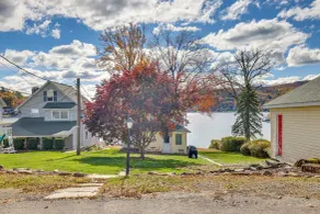 Hike, Ski & Golf: Water-view Lake Winola Retreat! - Interior