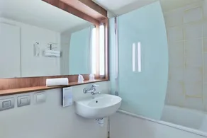 Campanile Lyon Nord - Ecully - Badezimmer