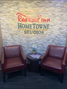 HomeTowne Studios by Red Roof Prattville - Hall