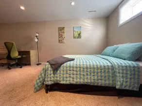 Maple Heaven Retreat near West Edmonton Mall - Room