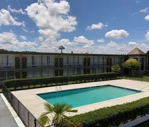 Days Inn by Wyndham Goldsboro - Piscine
