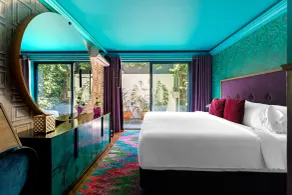 Pug Seal Polanco Anatole France - Room