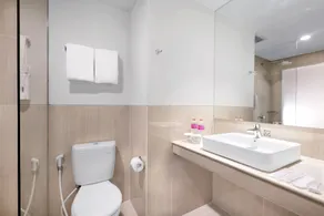 favehotel S. Parman Medan - Bathroom