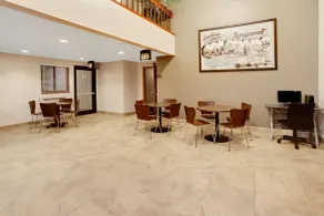 Super 8 by Wyndham Longmont/Del Camino - Hall