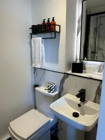 Nine King Street Seahouses room only accommodation - Badrum