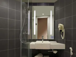 ibis Pune Hinjewadi - An Accor Brand - Bathroom