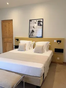 Le Palmier - ÉTABLISSEMENT PARA-HÔTELIER AVEC GARAGE PRIVÉ ET SÉCURISÉ AU PIED DES REMPARTS - Zimmer