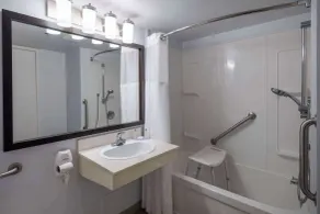 Travelodge Suites by Wyndham Saint John - Salle de bain