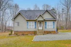 Family-ready Efland Home w/ Hot Tub + Deck - Innvendig