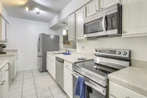 23 Mi to Nola: Cozy & Quaint Destrehan Townhome - Innvendig