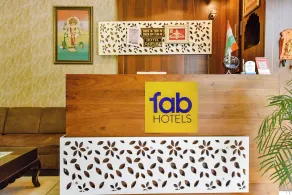 FabHotel Padmawati Palace - Near Elements Mall - Réception