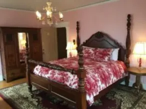 Pendleton House Historic Inn and B&B - Room