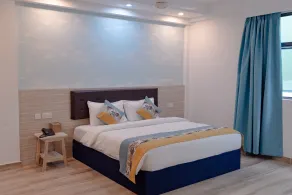 h78 Iru - Room