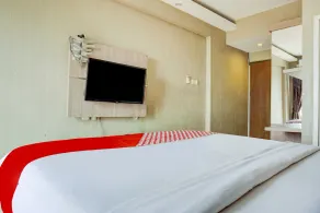 Skyland Bogor Valley Apartments - Zimmer