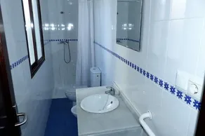 Apartamentos Edificio Almijar - Banheiro