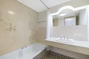 Central Court Motel Warrnambool - Bathroom