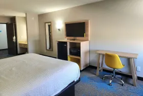 Days Inn & Suites by Wyndham New Iberia - Chambre
