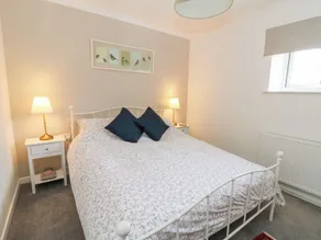 Carreg Cennen Cottage - Room