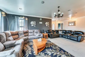 Walk to League Stadium: Huntingburg Family Home! - Innenbereich