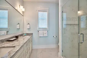 Looking Glass 5 Bedroom Holiday Home by Five Star Properties - Bad