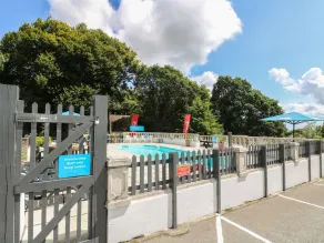 Manorcombe 1 - Pool
