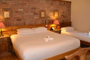 Walsh's Hotel and Apartments - Room