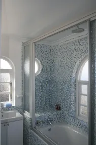 Blue On Blue Bed and Breakfast - Bathroom
