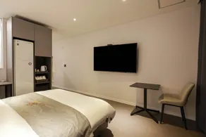 HOTEL AURORA - Værelse