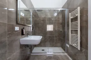 Suebi Central - Deluxe Rooms & Family Suites - Casa de banho