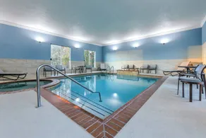 Holiday Inn Express Hotel and Suites Athens by IHG - Piscina
