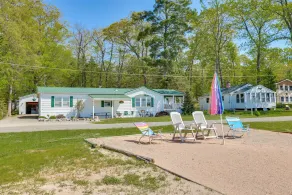 Tallman Lake Getaway w/ Dock, Kayaks & Boat - Innvendig