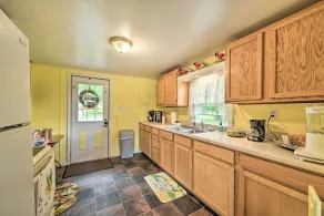 Cheerful Grand Rivers Cottage, 1/2 Mi to Lake - Innenbereich