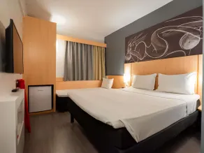 Ibis Guaratingueta Aparecida - Circuito da Fé - Room