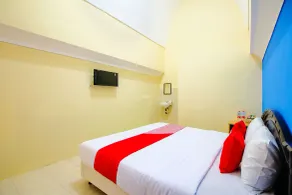 OYO Life 1643 Grand Monica - Room