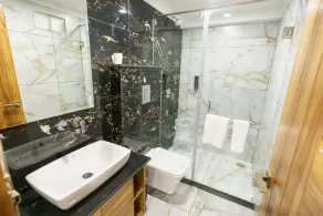 The Mokshada Suites - Premium Boutique Stay with Swimming Pool - Banheiro