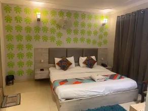 Hotel Metro Tower - Room